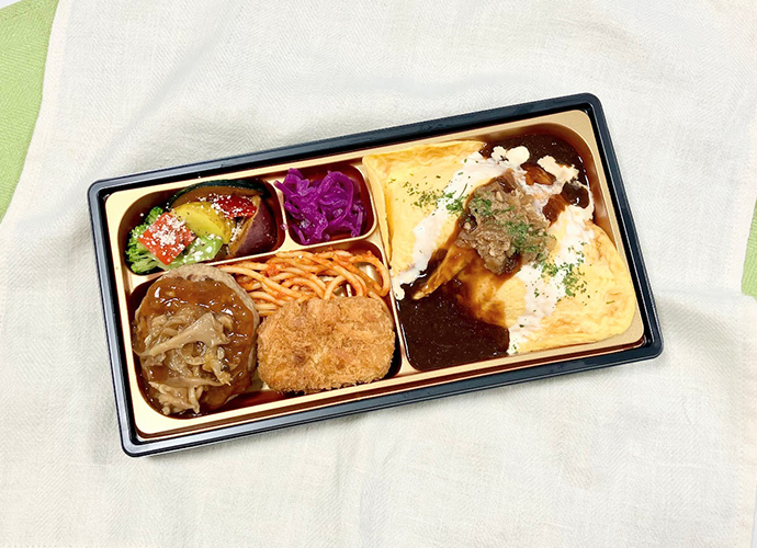 牛肉入りデミオムライス弁当 和風きのこハンバーグ