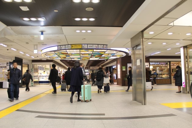 新幹線のりかえ口からグランスタへの行き方を写真付きで解説 東京駅 構内のショップ レストラン グランスタ 公式 Tokyoinfo