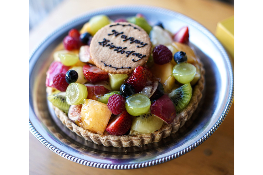 ホールケーキ_AM_STRAM_GRAM_nobolyquedaly