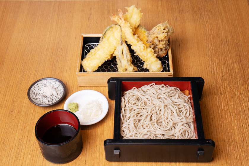 エキナカ麺グルメ_江戸切り_助六そば_ぬる燗佐藤
